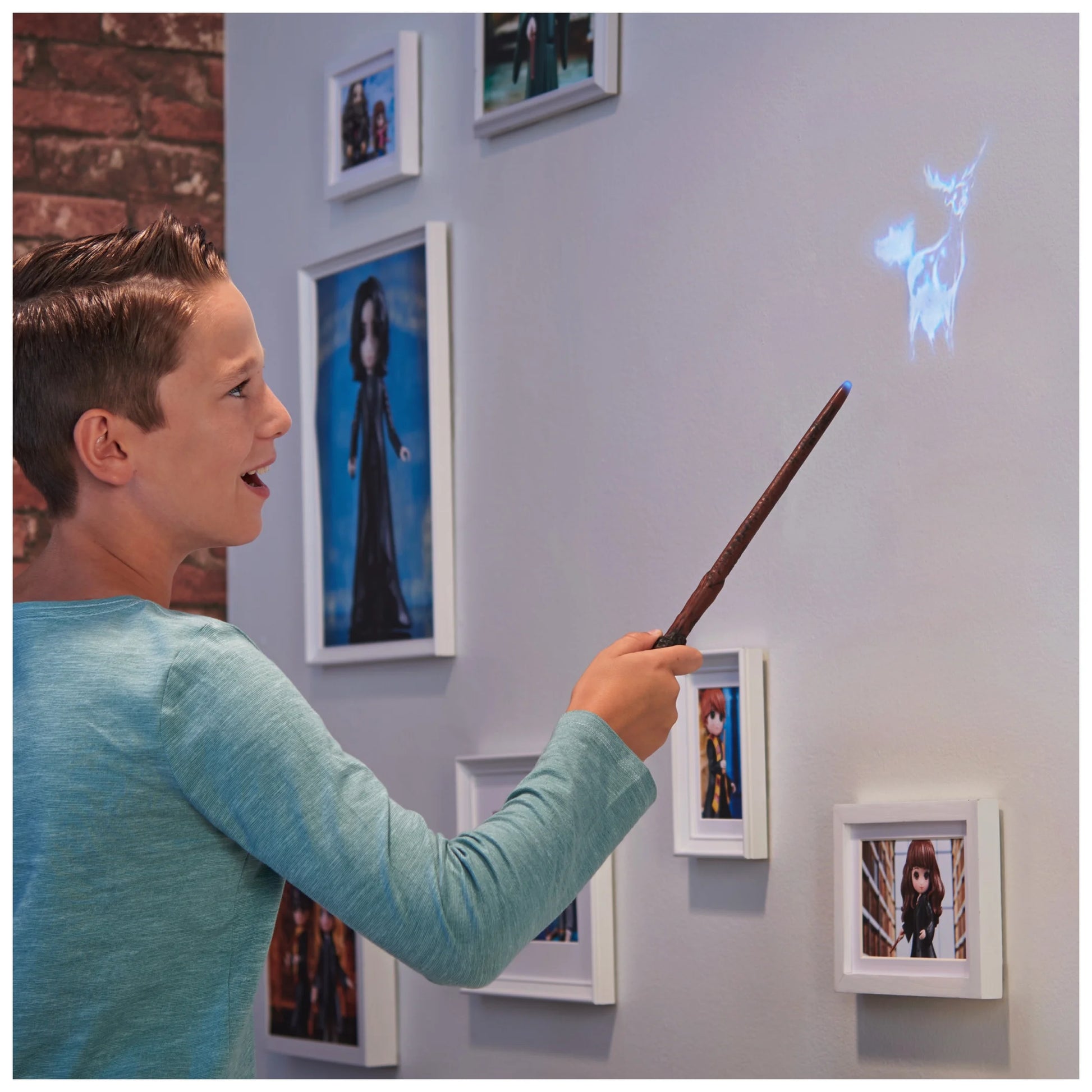, Harry Potter 13-Inch Patronus Light-Up Projection Magic Wand, for Ages 6+